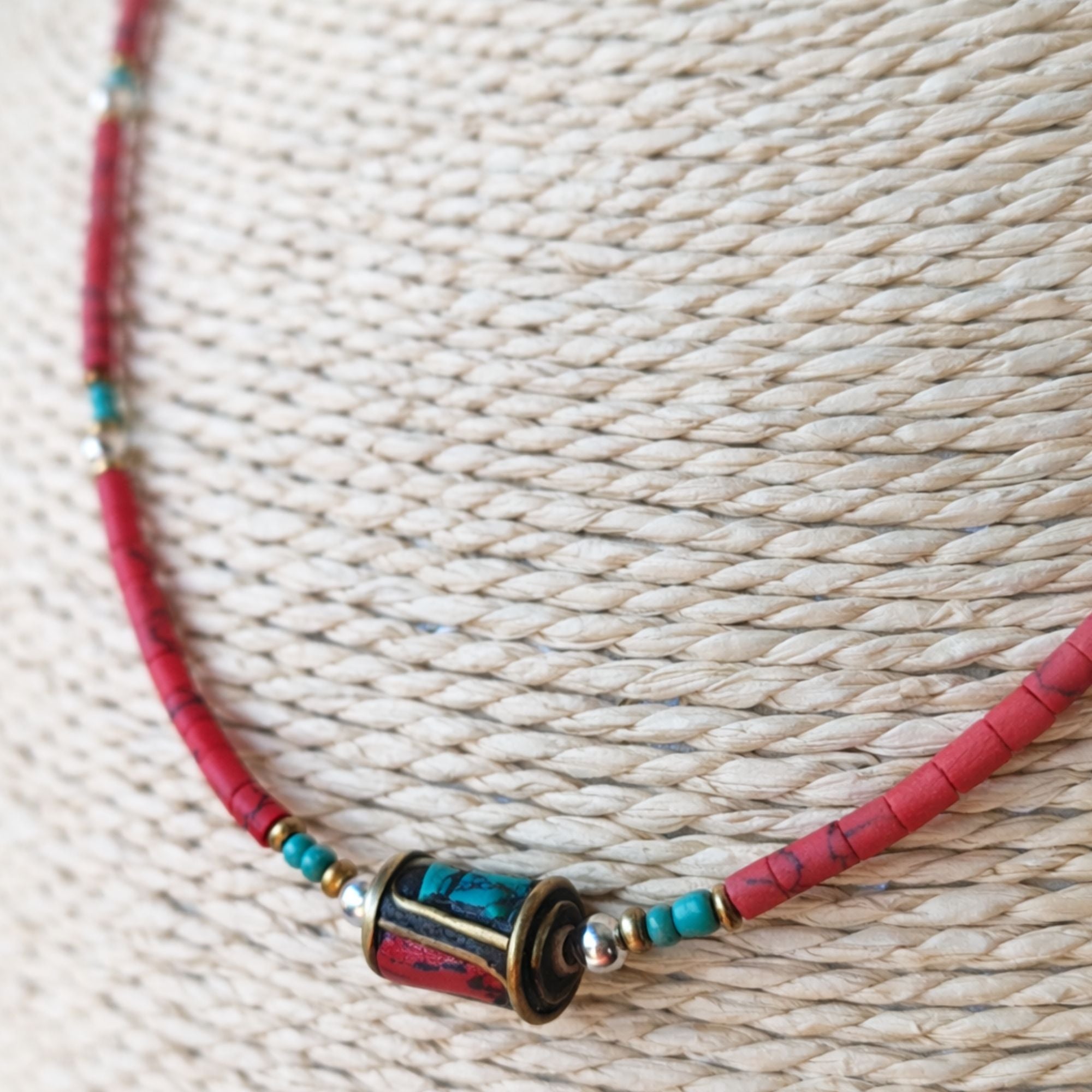Collar nepalí de gemas extrafinas - Coral Tribal Bead
