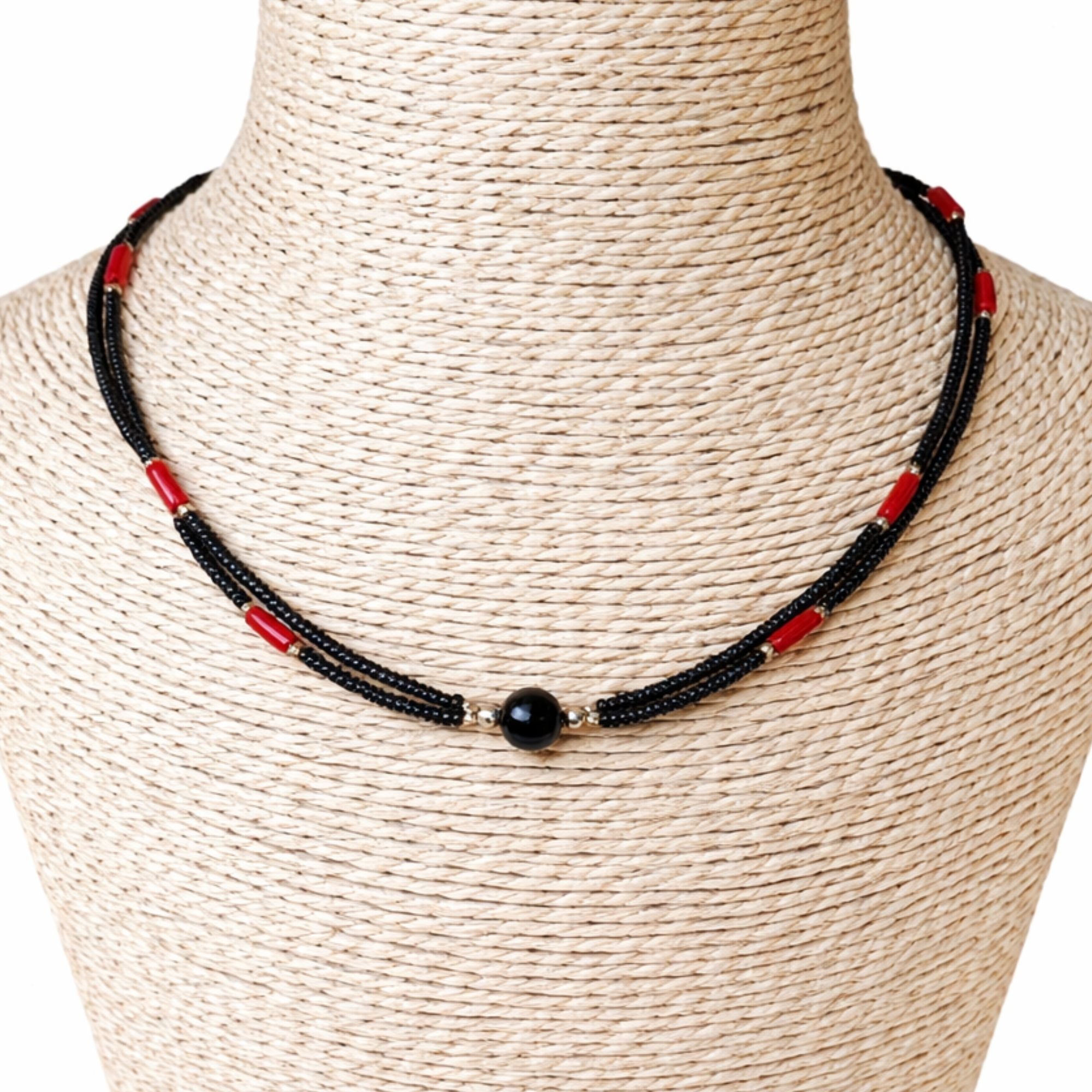 Collar nepalí extrafino de dos líneas - Colgante negro y coral