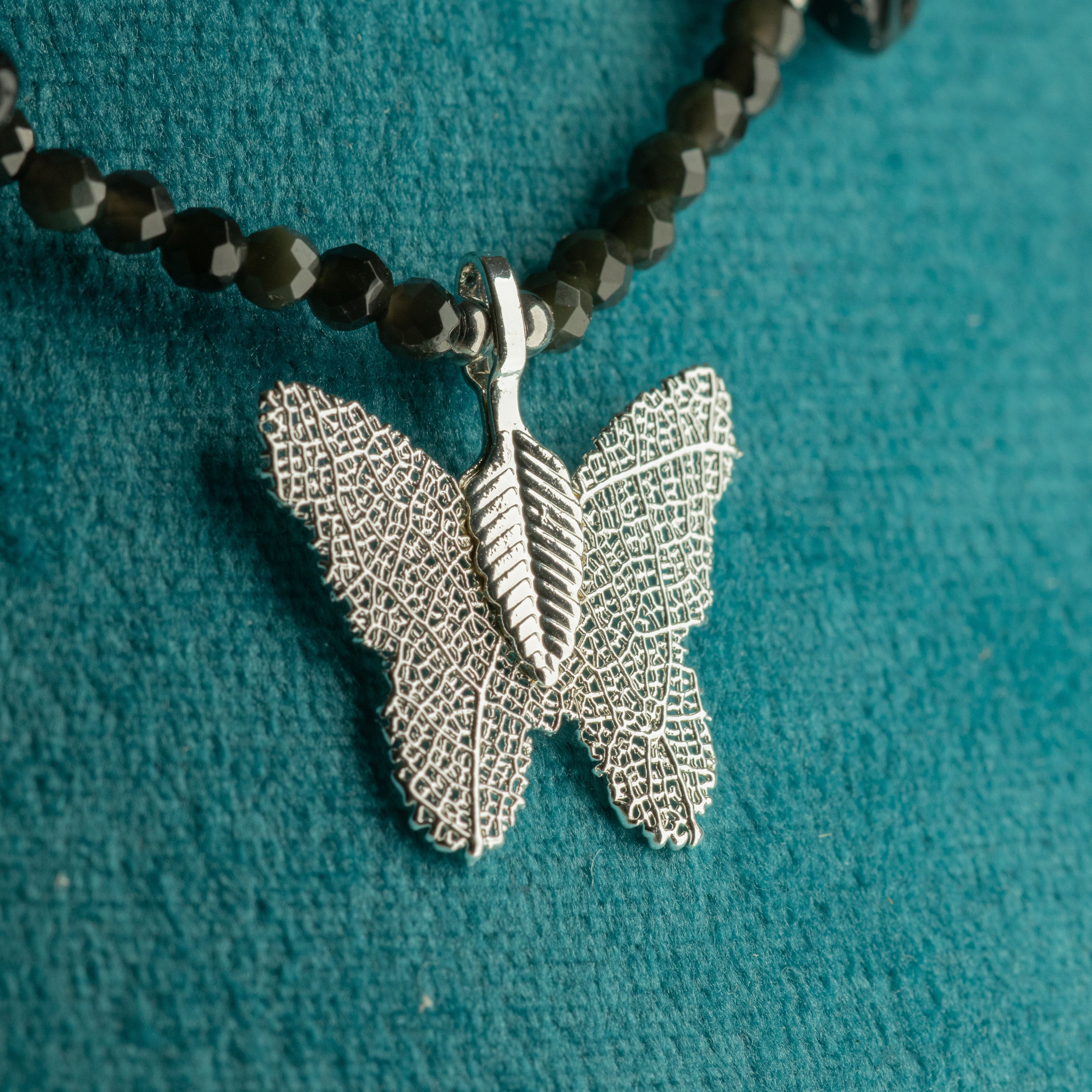 Collar de gema de obsidiana negra ninfa con colgante de mariposa hecho de una hoja real