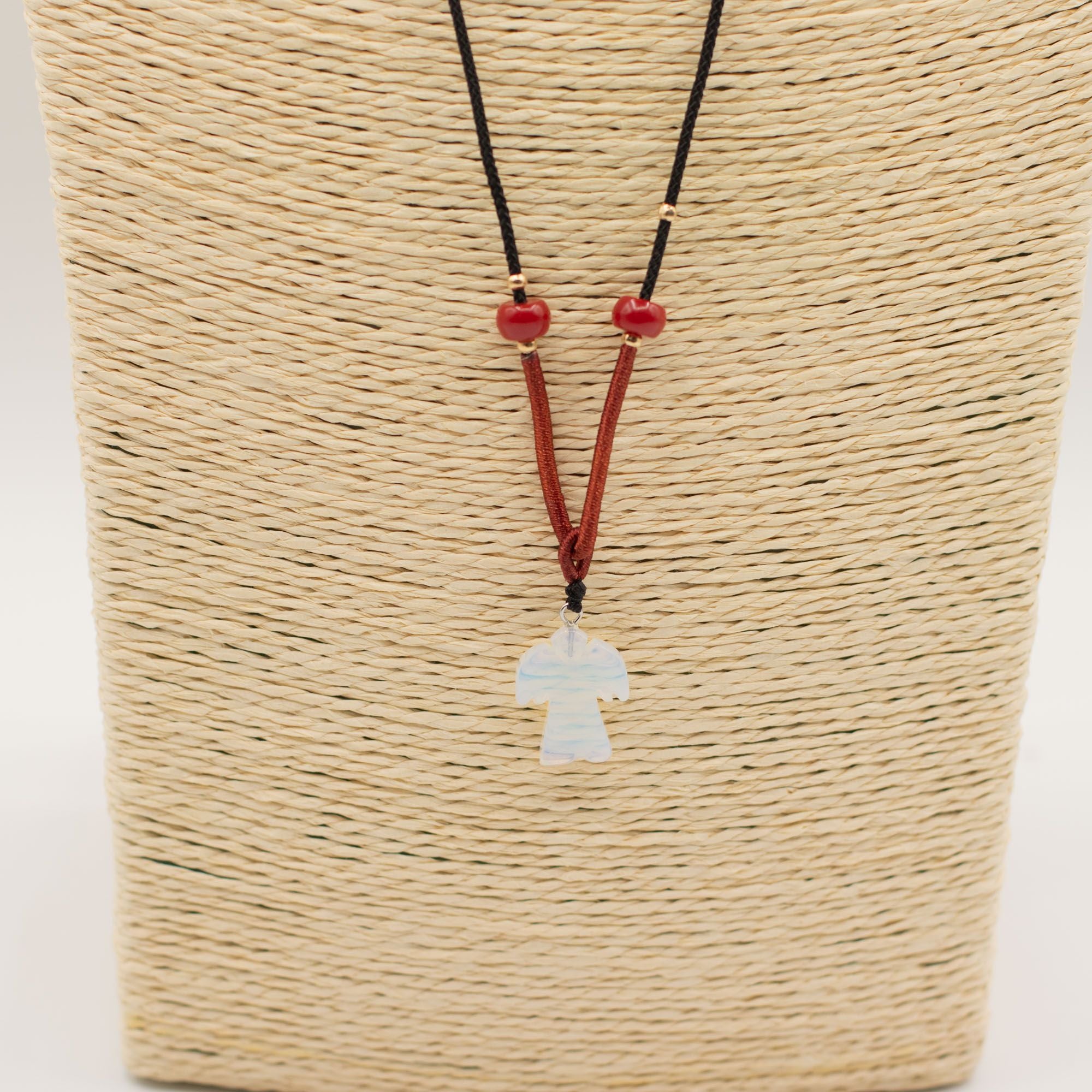 Collar de cuerda con colgante de piedra preciosa - Ángel de Opalita